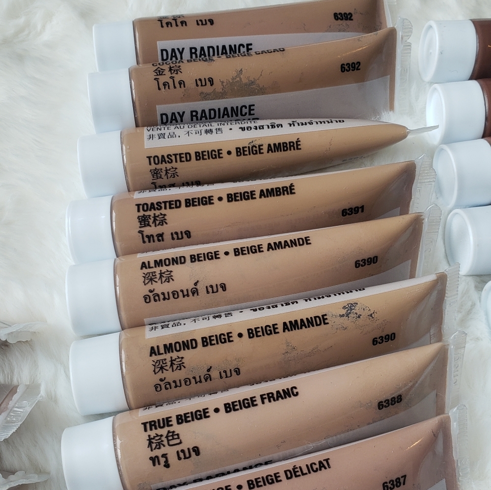 🆕️MK- Day Radiance Foundation Formula 2 - Picture 6 of 10